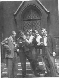 2b - Kamarádi z kostela sv. Antonína 