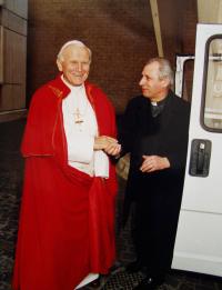 Ján Tocký s pápežom Jánom Pavlom II.