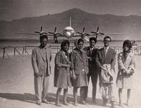 Jan Jeník (2. zprava) na letišti v Kábulu - cca 1961
