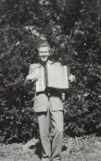 Ivo Zapletal na farmě ve Vlčicích