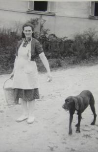 Manželka správce farmy ve Vlčicích paní Kresová