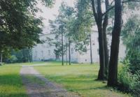 Zámek ve Vlčicích kde byli ubytováni děti tzv. kulaků, kteří byli vyloučeni ze středních zemědělských škol a  v roce 1951 posláni na práci na státní statek Javorník - hospodářství Vlčice