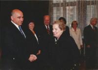Pan Foršt při setkání s Madeleine Allbrightovou