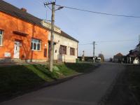 Bývalý hostinec Jaroslava Tušky v Přestavlkách před kterým bylo 2. května 1945 nalezeno sedm zavražděných mužů - mezi nimi i hostinský