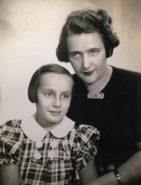Taťána Lukešová with mother