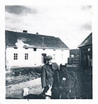 Karel Hošek na statku (1941, Skryje, č. p. 51)
