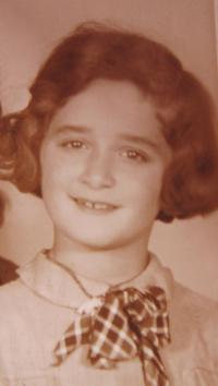 Zuzana Skácelová (Alexanderová) v roce  1940