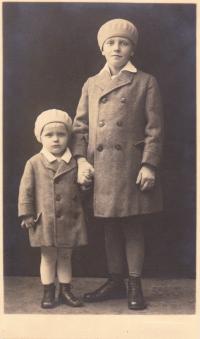 Bratři Zdeněk a Jiří Trefní 1928