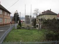 Pomník padlých, popravených a umučených za druhé světové války v Palkovicích, kde jsou i jména  otce a manžela  Františka Kuly a Stanislava Špačka