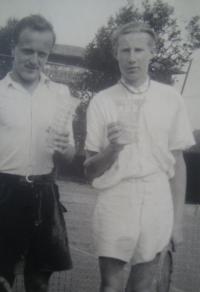 Josef Mikule na tenise, předválečná fotografie