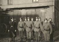 Výcvik totálně nasazených studentů k hašení požárů v Kielu 