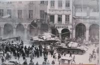 21. 8. 1968 v Liberci. Náměstí Bojovníků za mír 