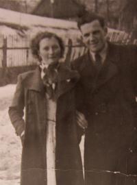 Anna Skákalová with her husband, Otto in 1940