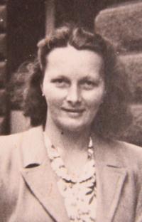 Anna Skákalová v mládí