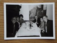 Společná fotografie bývalých spolužáků z oktávy