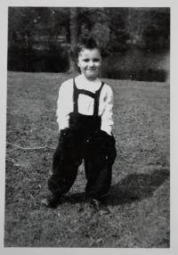 Zdenka Husserlová ve Zdíkově v době před transportem
