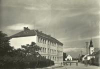 Škola ve Vlasaticích