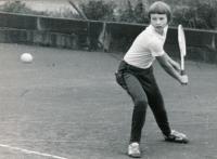 Helena returnující, 1975