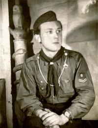 Jaroslav Kocich-Tája, vůdce skautského oddílu