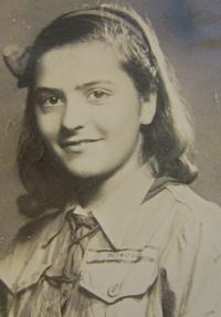 Helga Smékalová (Deutschová) v roce 1946