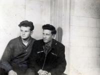 Pamětníci Jiří Pavlica-Jestřáb a Miroslav Karmazin-Pin na fotografii