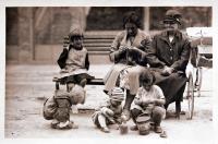 s matkou a babičkou - 20. léta