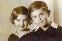 Eva and her brother Petr Ginz - 1935