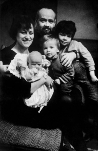 Ivan Vyskočil s rodinou, 1965