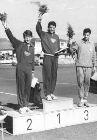 Na stupních vítězů