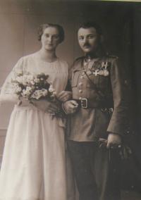 Svatební fotografie Tomáše Kelnara a jeho první ženy Aurelie Hrubé