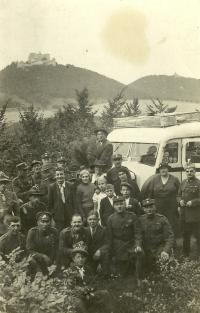 Ze setkání legionářů pod hradem Buchlov