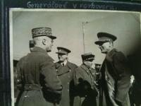 generálové v rozhovoru