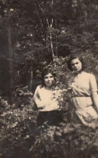 Hana s Hanou Weingarten, 1946-47