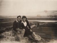 Dov Strauss s manželkou Malkou, 1945