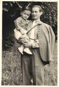 S tatínkem coby malý Orel