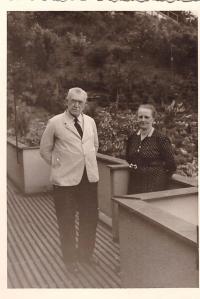Grandmother and grandfather Reinl, Podolí (summer 1942)