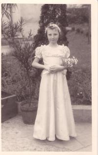 The first holy Communion (spring 1944)
