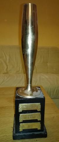 pohár pro zasloužilé členy 18.střediska KRUH z 30.let