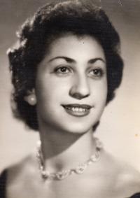Miriam Kama, tehdy Božena Langová 1957