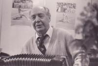 Miloslav Souček s harmonikou