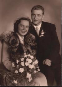 Vasil Korol s maželkou, svatební