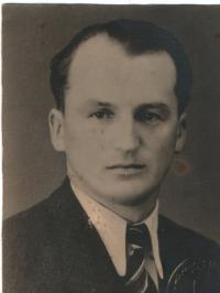 Nejstarší bratr Jaroslav (Slávek), asi 1935