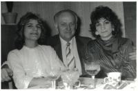 Pamětník a dvě dívky z Baku na návštěvě, Pozděchov, 1987