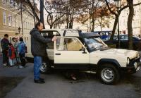 Pamětník na cestě na pohřeb Karla Kryla, 1994