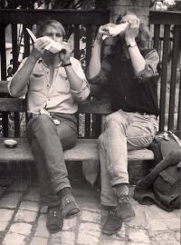 Pamětník s bratrem Slávkem na trampu, Křivoklátsko, 1972