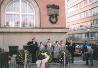 Odhalení pamětní desky obětem komunismu na budově radnice, Zlín, 2005                                                     