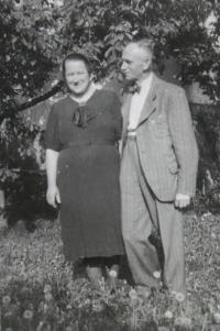 Josef's parents (1945)