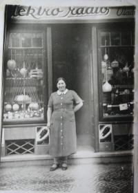 Matka, Marie Vladyková roz. Kulíková