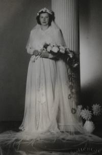 Svatební fotografie (20. 11. 1948)