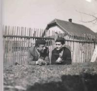 Drnovice, s přítelem, válečná léta